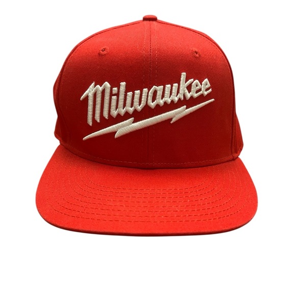 ⭐️ Milwaukee Red Snapback Hat - Picture 1 of 6